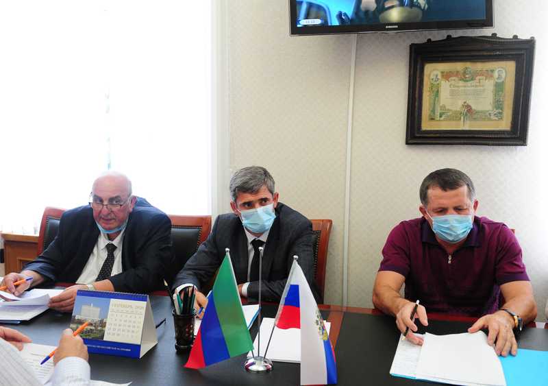 Меры по ликвидации лейкоза крупного рогатого скота обсудили в Правительстве Дагестана