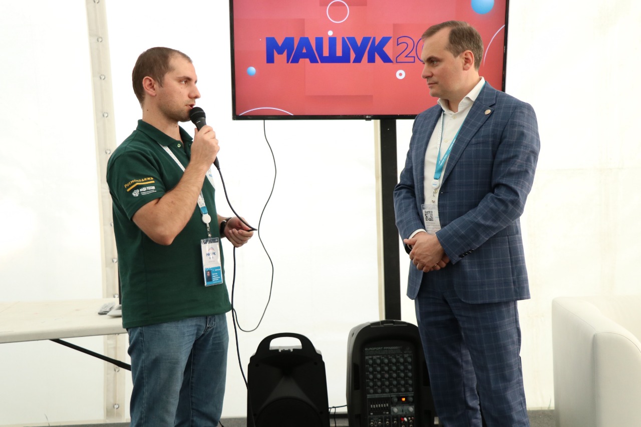 Артём Здунов на форуме «Машук-2020» встретился с дагестанской молодежной делегацией