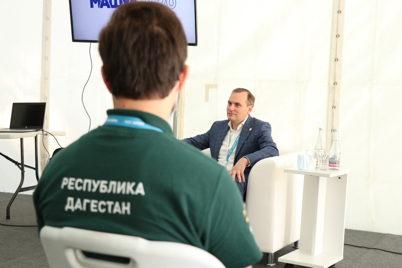 Артём Здунов на форуме «Машук-2020» встретился с дагестанской молодежной делегацией