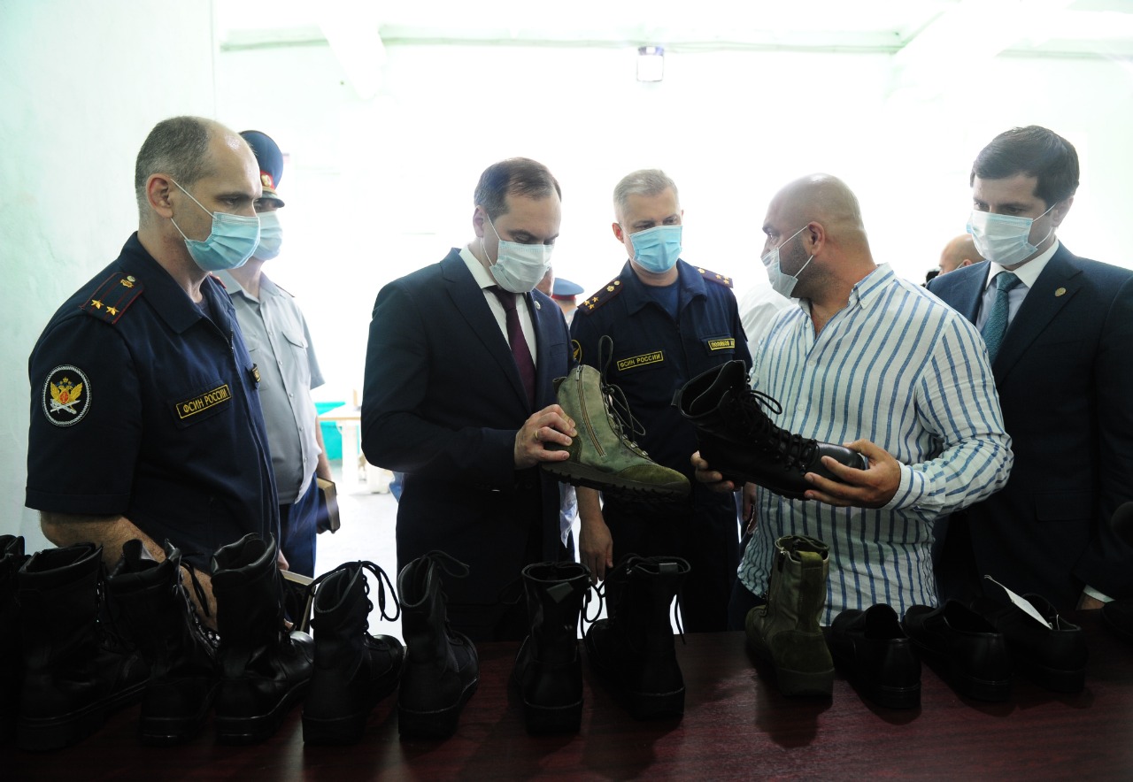 В исправительной колонии № 2 открыли новый обувной цех