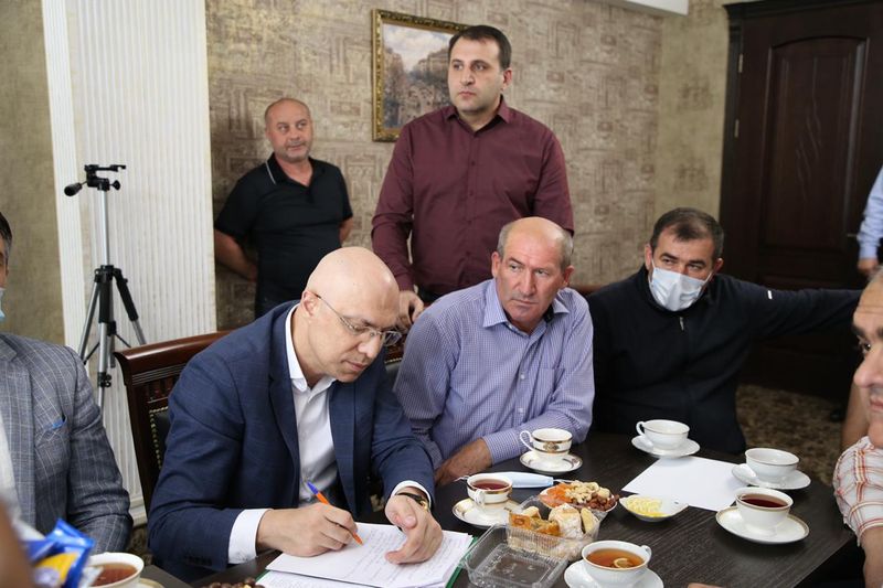 Власти Дагестана совместно с представителями бизнеса реализуют проект подготовки и трудоустройства специалистов сферы строительства