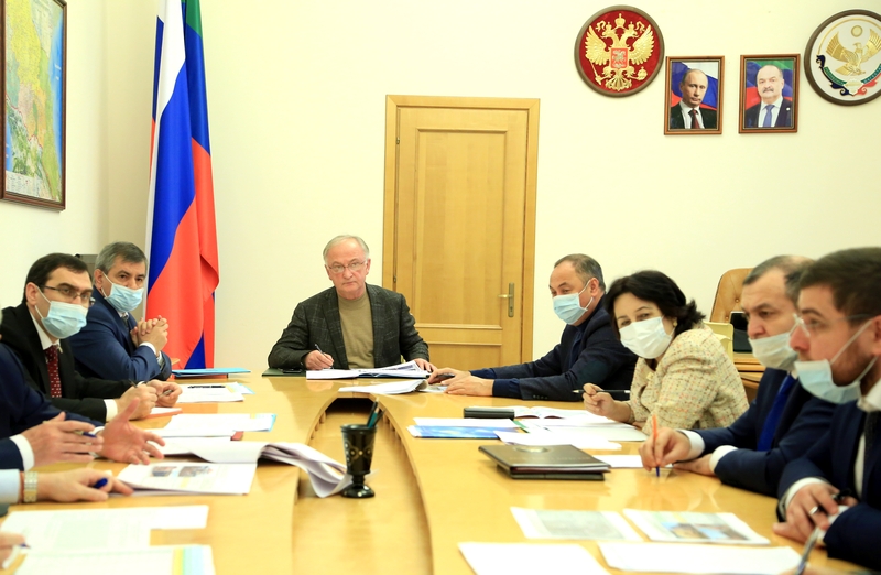 Совещание по вопросу возводимых ФГУП «ГВСУ №4» Минобороны РФ соцобъектов прошло в Правительстве РД