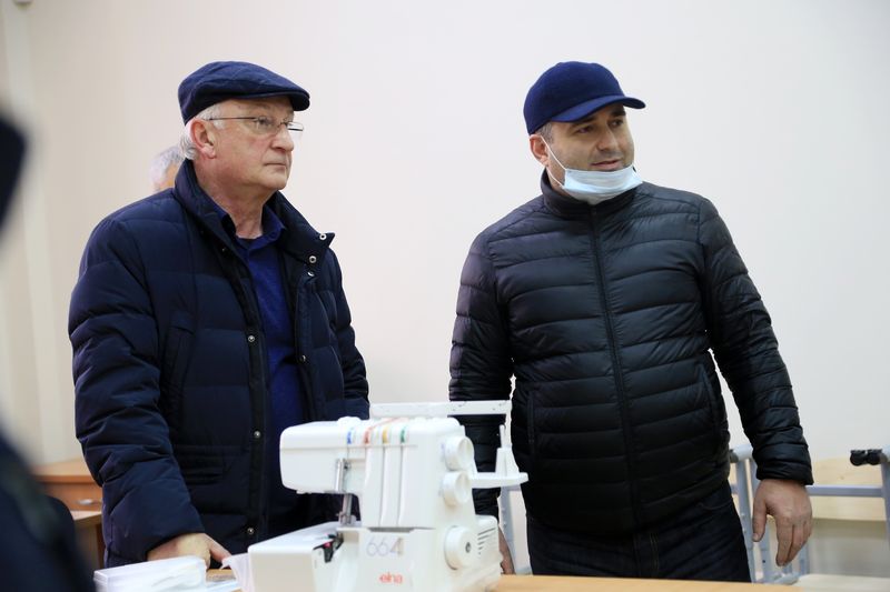 Абдулпатах Амирханов проверил готовность новых детсадов и школы в Махачкале и Каспийске к сдаче в эксплуатацию