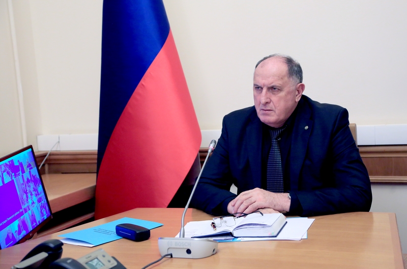 Спецкомиссию создадут в Правительстве РД для определения причин массовой гибели нерпы на Каспии