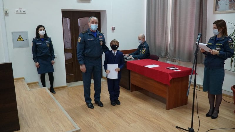 Дагестанских детей-героев наградили за мужество в экстремальных ситуациях