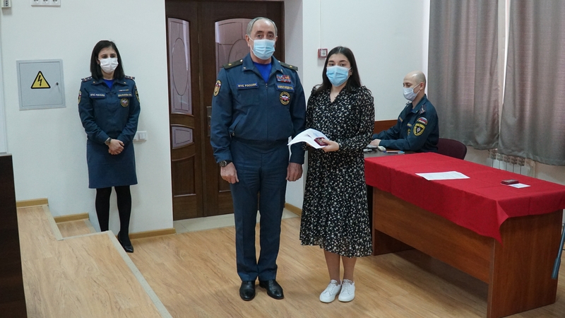 Дагестанских детей-героев наградили за мужество в экстремальных ситуациях