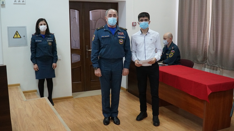 Дагестанских детей-героев наградили за мужество в экстремальных ситуациях