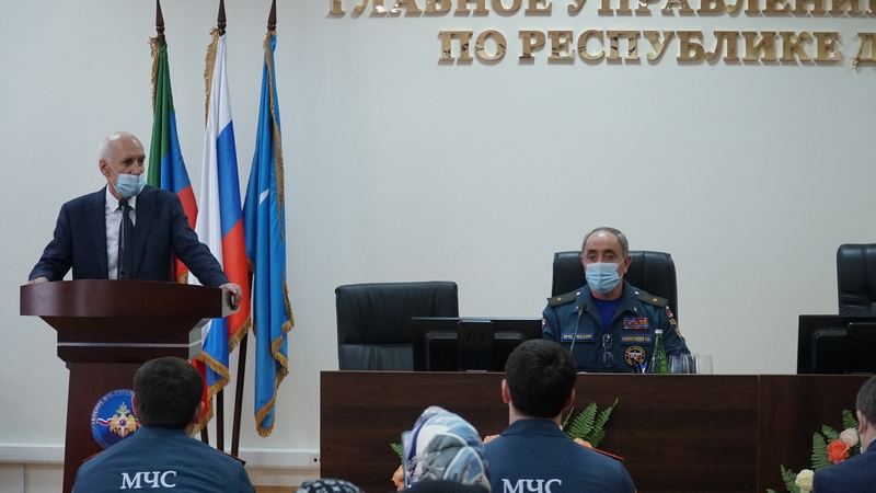 Дагестанских детей-героев наградили за мужество в экстремальных ситуациях