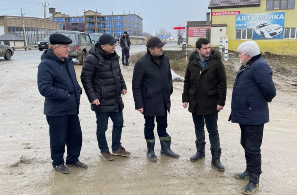 Батыр Эмеев посетил подтопленное село Новокули Новолакского района