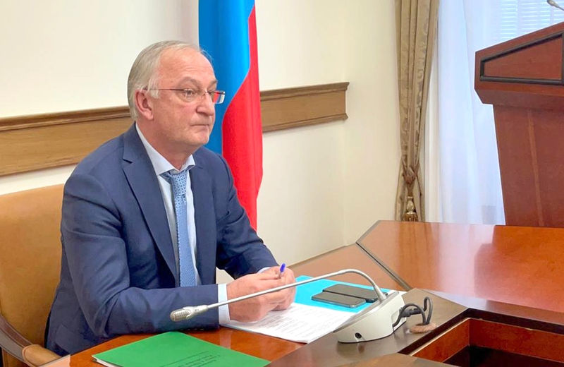Абдулпатах Амирханов провел совещание по строительству автодороги в обход Дербента