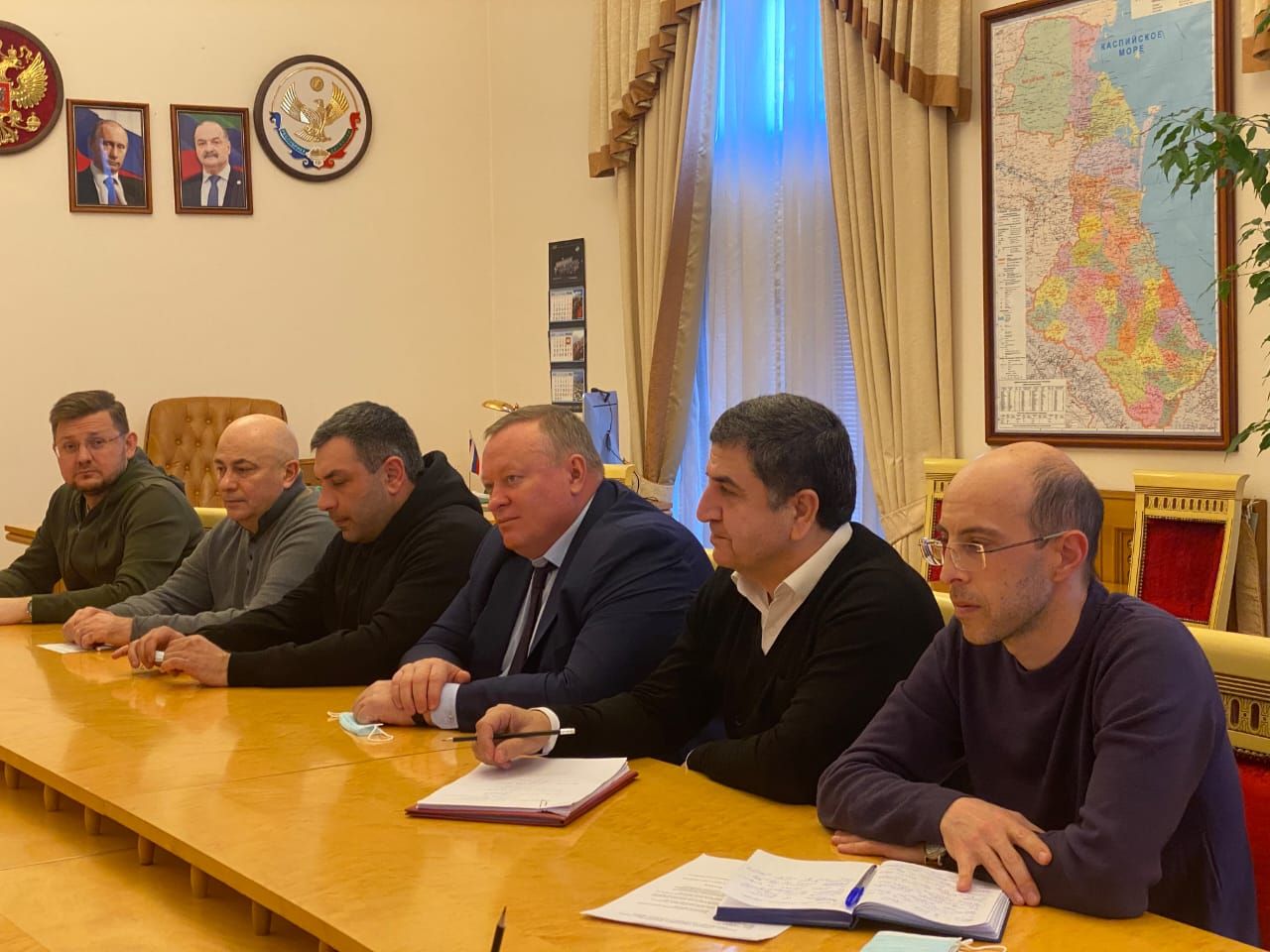 Абдулпатах Амирханов провел совещание по ситуации с вывозом ТКО