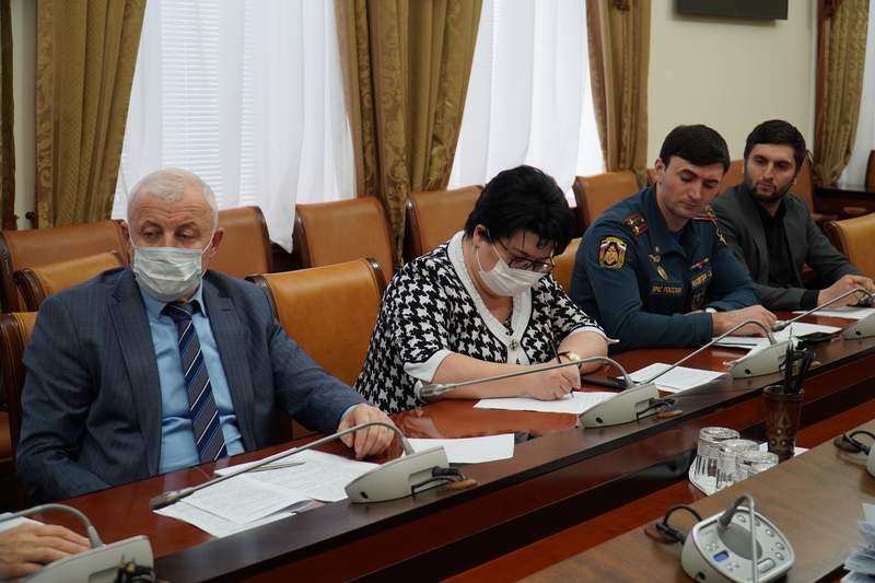 Рамазан Джафаров провёл заседание правительственной комиссии по обеспечению безопасности дорожного движения