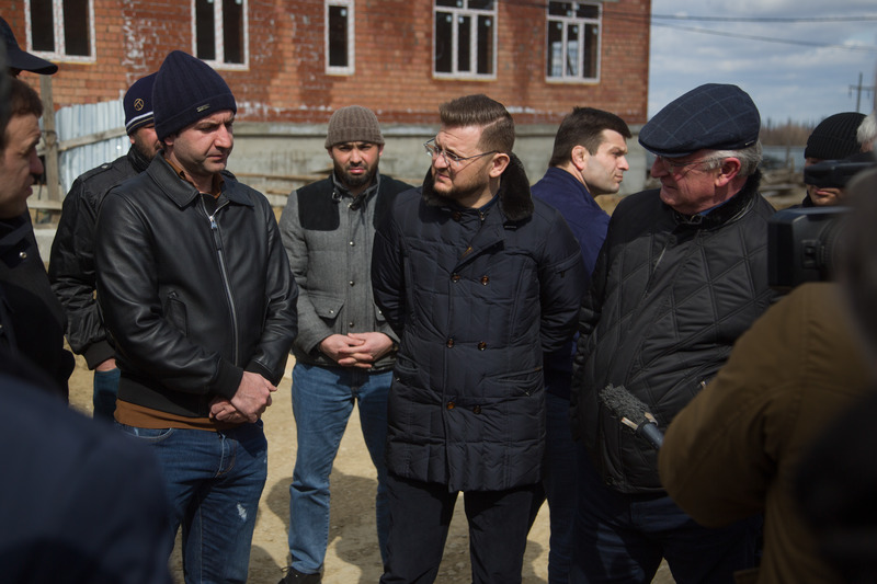 Строительство школы и детского сада в Махачкале проинспектировал премьер-министр Дагестана