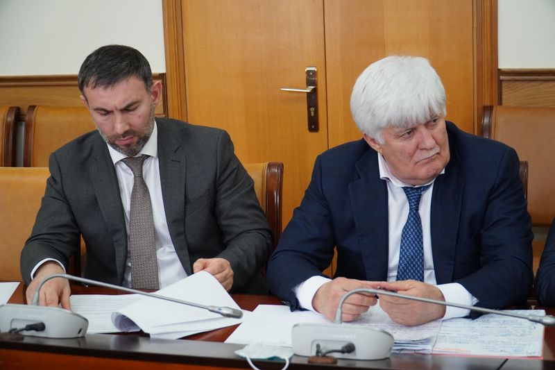 Абдулпатах Амирханов поручил проработать вопросы строительства объектов инженерной инфраструктуры на переселенческой территории Новолакского района