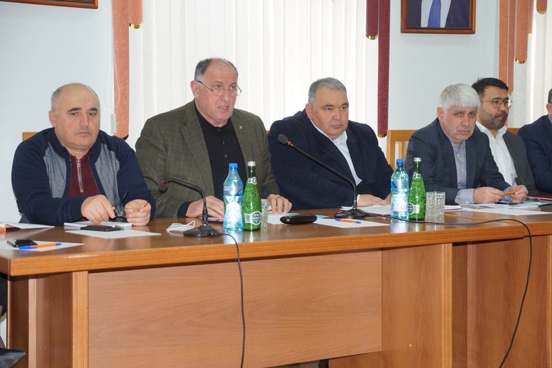 Абдулмуслим Абдулмуслимов провёл встречу с активом Ногайского района