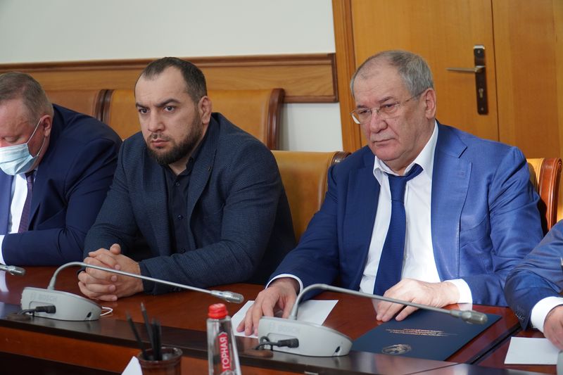 На заседании оперштаба обсудили меры по организации водоснабжения жителей Махачкалы и Каспийска