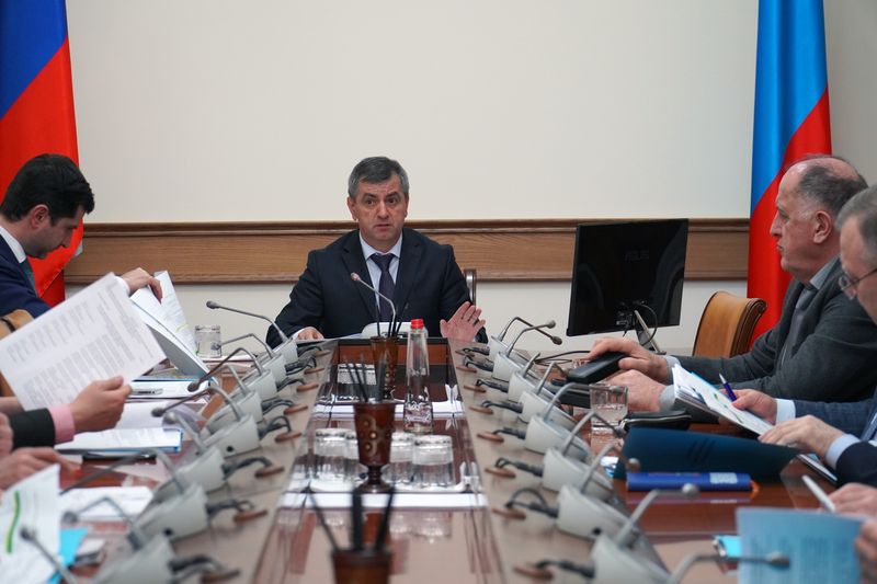 Нюсрет Омаров провел заседание президиума Совета при Главе РД по стратегическому развитию и проектной деятельности