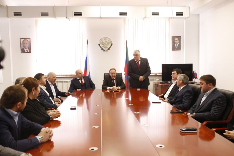 Коллективу Минспорта Дагестана представили нового руководителя