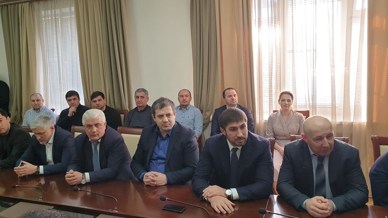 Артура Сулейманова представили в качестве министра строительства Дагестана