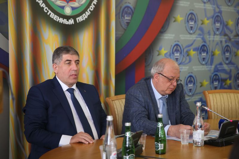 Наримана Асварова официально представили в качестве нового ректора ДГПУ