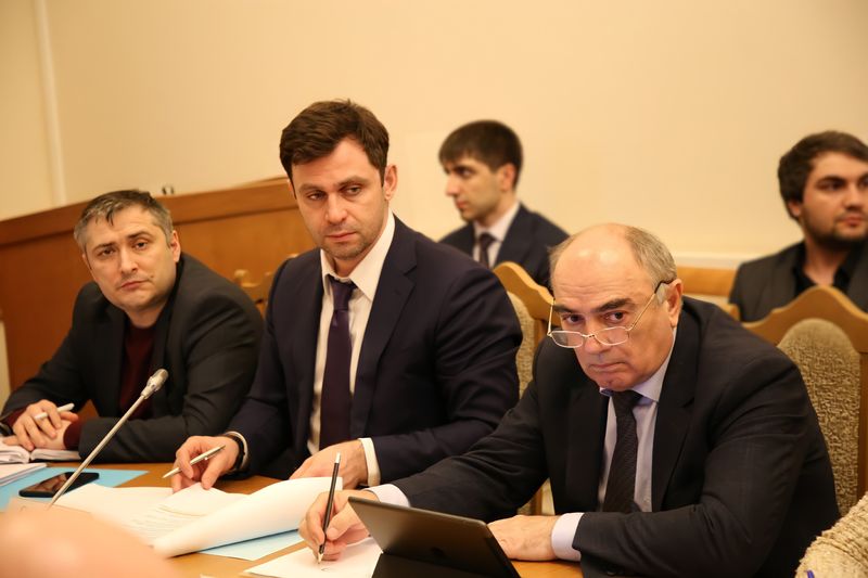 Максим Егоров положительно оценил ход подготовки к онлайн-голосованию по объектам благоустройства в Дагестане