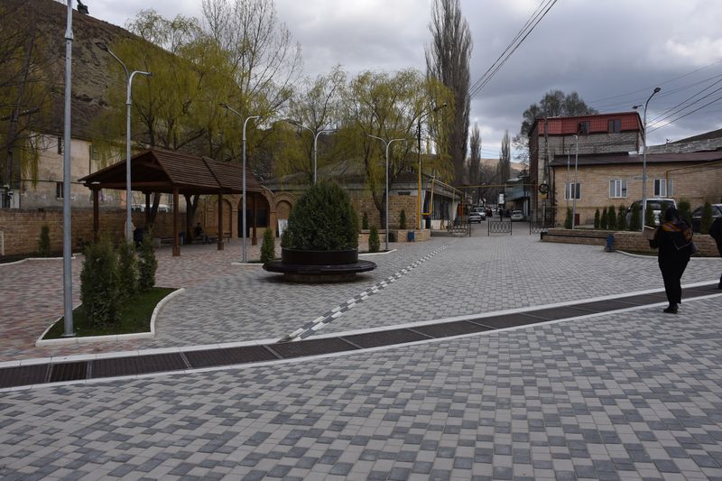 Абдулпатах Амирханов поручил проработать вопрос строительства новой поликлиники в Акушинском районе