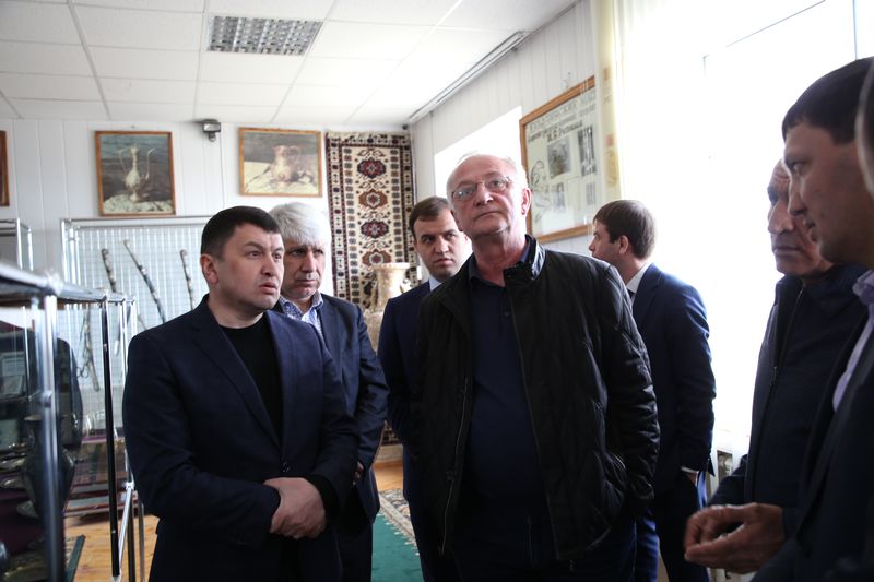 Власти Дагестана окажут поддержку в восстановлении работы известного художественного комбината в селе Кубачи