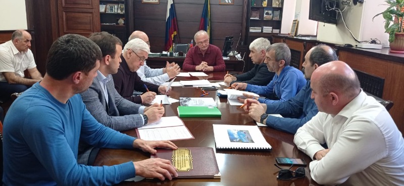 Абдулпатах Амирханов с рабочим визитом посетил Шамильский район
