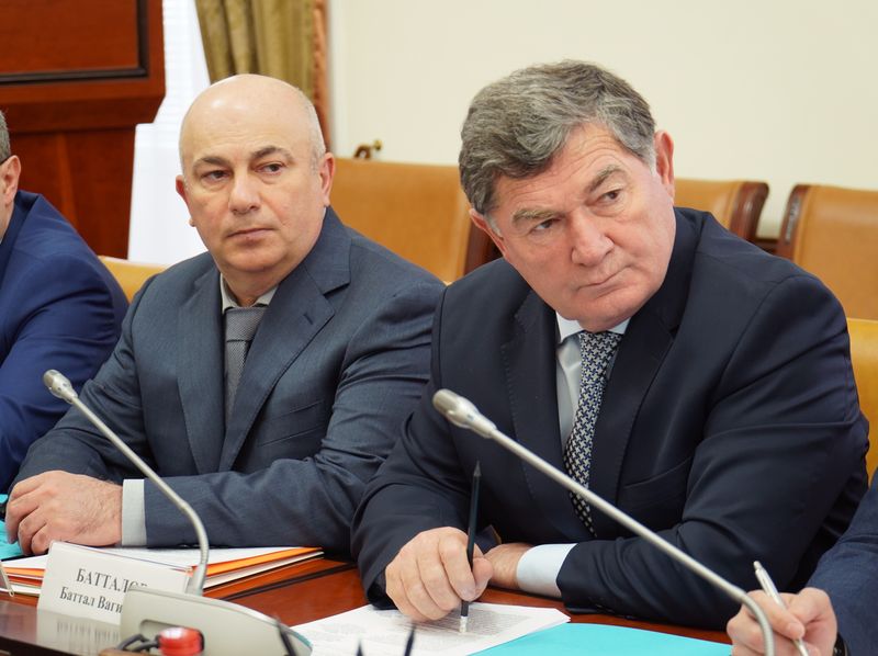 Заседание Комиссии по повышению эффективности управления и распоряжения земельными участками состоялось в Правительстве РД