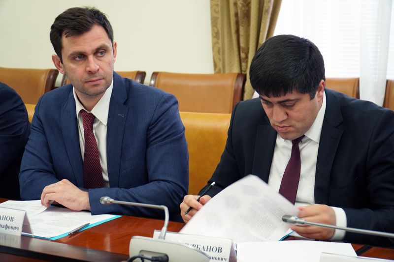 Заседание Комиссии по повышению эффективности управления и распоряжения земельными участками состоялось в Правительстве РД