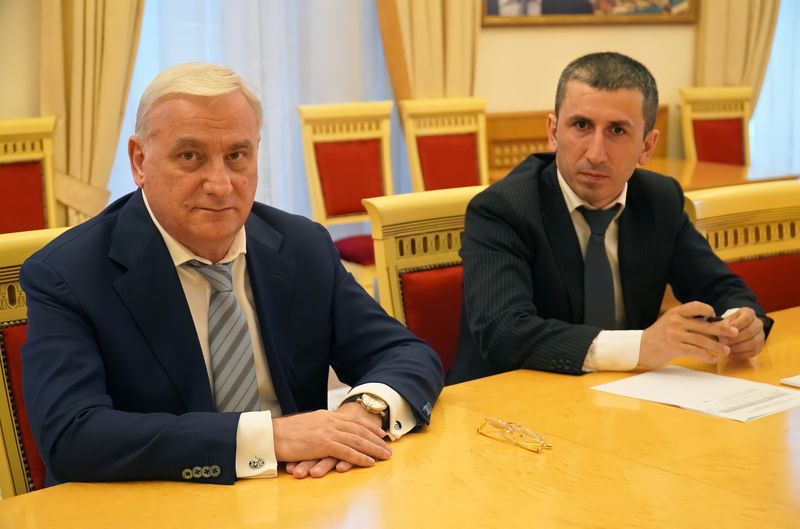 Абдулпатах Амирханов обсудил с представителями АО «МСП Банк» вопросы поддержки предпринимательства в республике