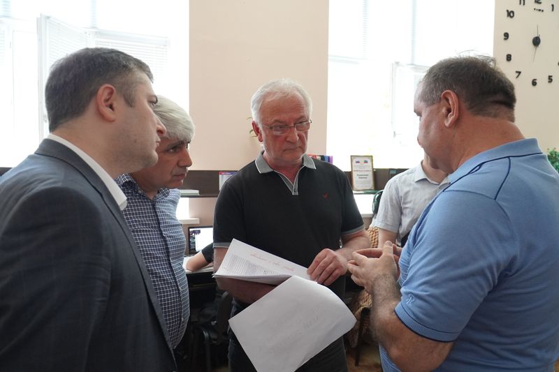 Абдулпатах Амирханов поздравил учащихся центра обучения детей инвалидов с окончанием учебного года
