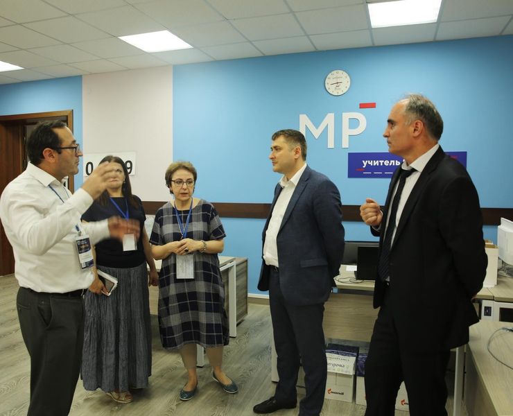 Вице-премьер Мурад Казиев проверил уровень подготовки к проведению госэкзаменов