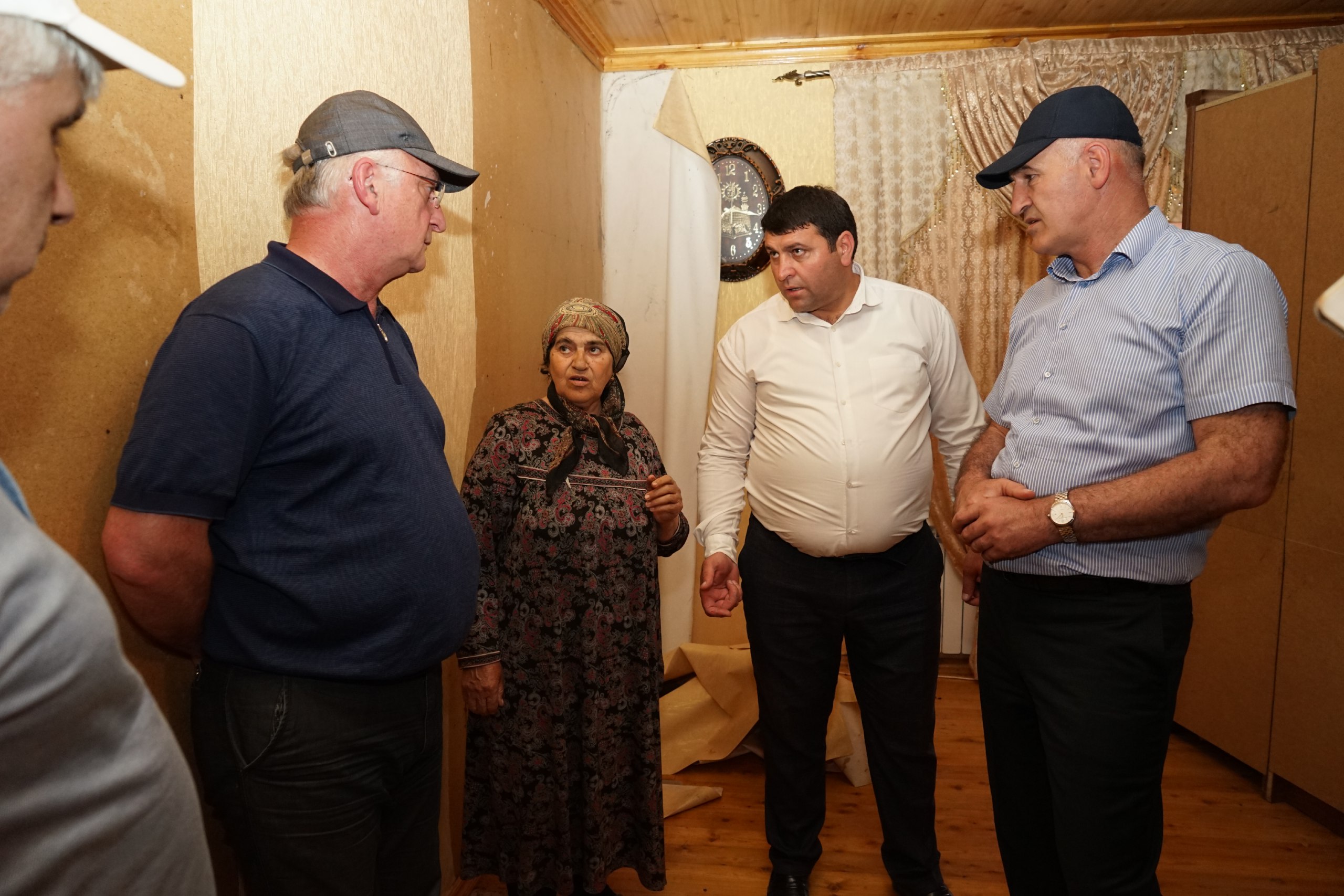 Правительство РД окажет поддержку жителям домов, пострадавших из-за обильных осадков в Хунзахском районе