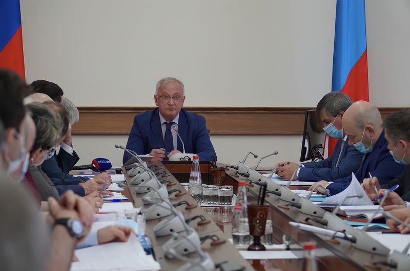 Ход реализации постановления Совета Федерации о господдержке развития Дагестана обсудили в Правительстве региона