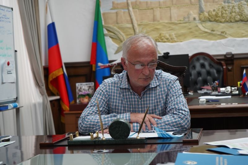Абдулпатах Амирханов провёл совещание по подготовке плана мероприятий по комплексному развитию Дербента