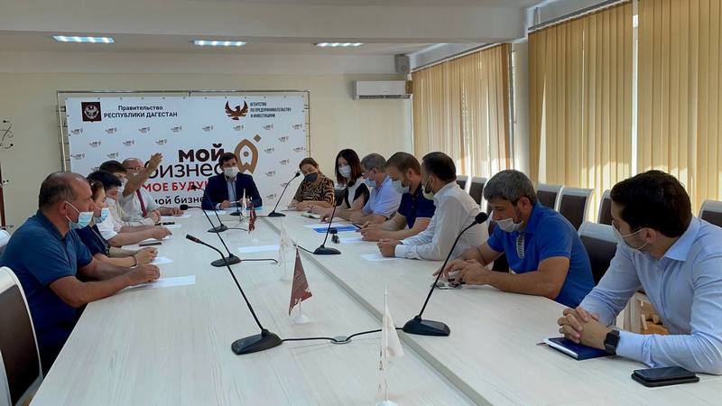 Обсуждены вопросы повышения эффективности работы Агентства по предпринимательству и инвестициям РД