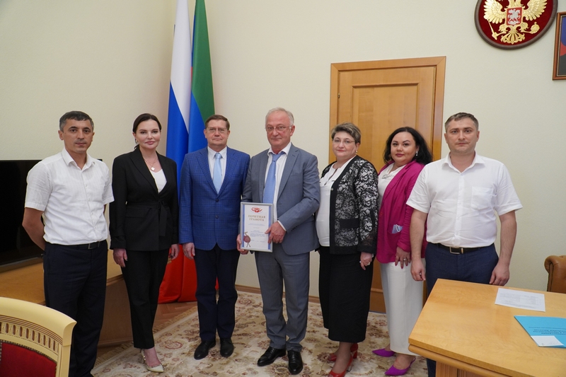 Правительство РД и Профсоюз работников здравоохранения РФ продолжат сотрудничество в реализации программ поддержки медиков