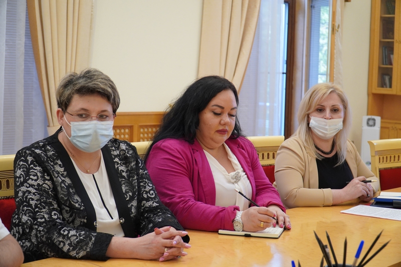 Правительство РД и Профсоюз работников здравоохранения РФ продолжат сотрудничество в реализации программ поддержки медиков
