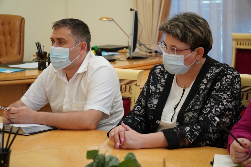 Правительство РД и Профсоюз работников здравоохранения РФ продолжат сотрудничество в реализации программ поддержки медиков