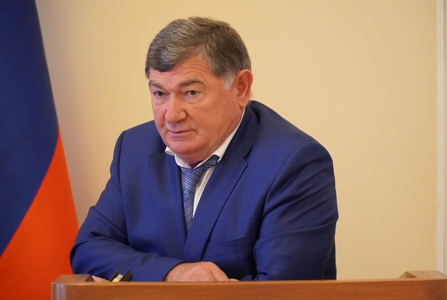 Абдулпатах Амирханов призвал муниципалитеты активизировать работу по вовлечению в оборот земель сельхозназначения
