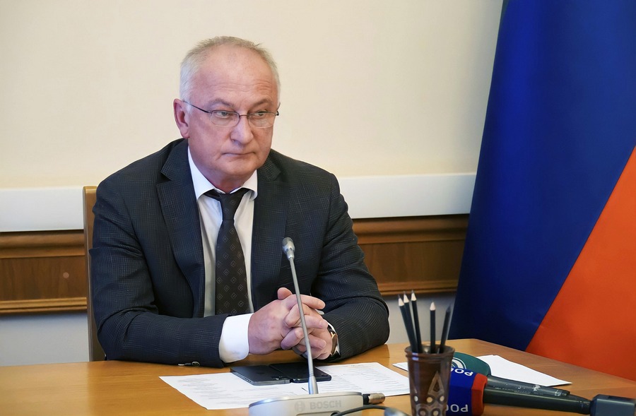 Абдулпатах Амирханов призвал муниципалитеты активизировать работу по вовлечению в оборот земель сельхозназначения