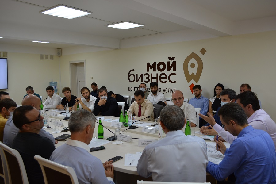 Меры по расширению экспорта товаров и развитию рекламной отрасли Дагестана обсудили под руководством Батыра Эмеева