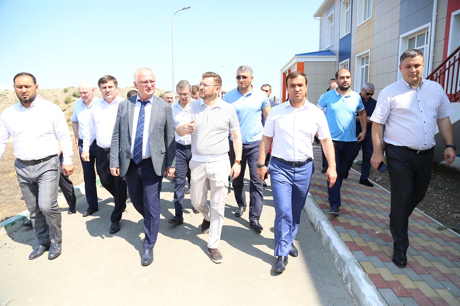 Абдулпатах Амирханов проверил готовность двух новых детских садов Махачкалы к открытию