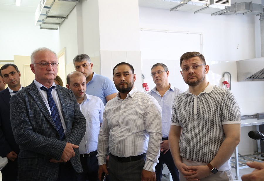 Абдулпатах Амирханов проверил готовность двух новых детских садов Махачкалы к открытию