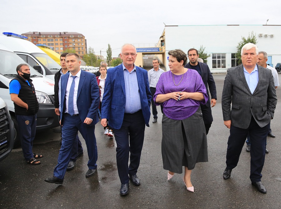 33 машины скорой помощи поступили в медорганизации Дагестана
