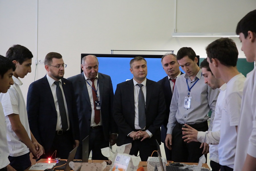 Первый школьный технопарк «Кванториум» открыли в Махачкале