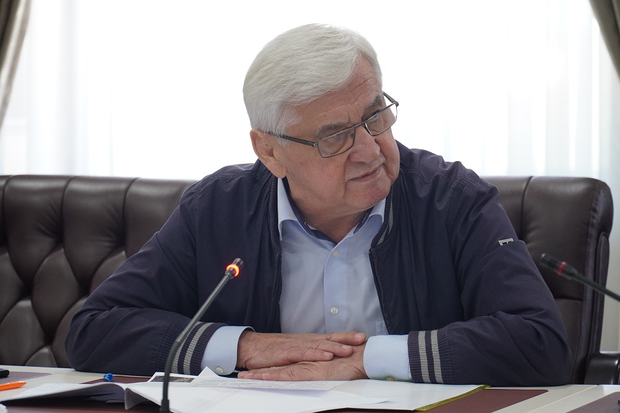 Свыше 100 человек и 40 единиц техники привлечены к ликвидации последствий непогоды в Дагестане