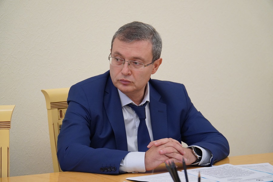 В Дагестанских Огнях полностью реконструируют систему водоотведения