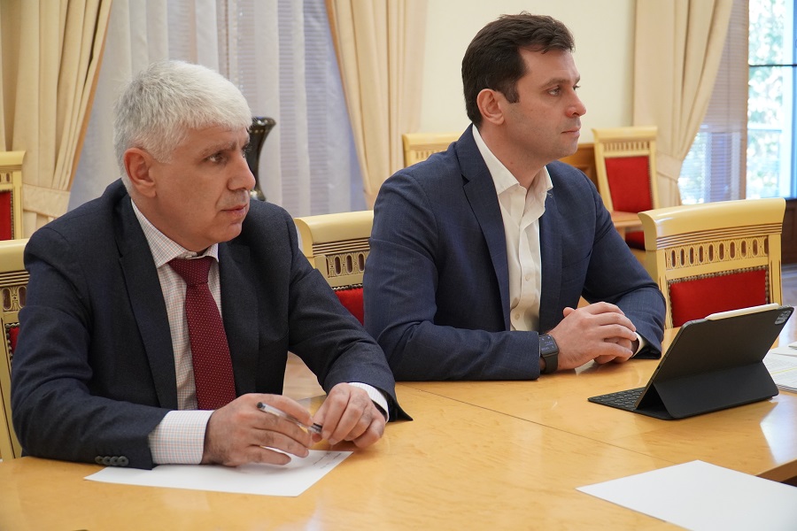 В Дагестанских Огнях полностью реконструируют систему водоотведения